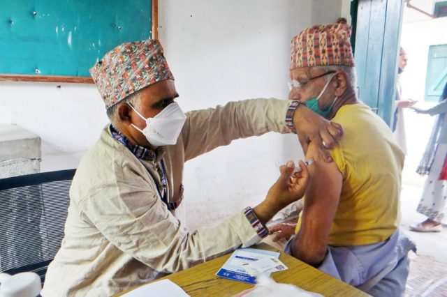 दक्षिण पूर्वी एसियाका १० देशमा ३२ करोड बढीले लगाए कोभिडबिरुद्धको खोप, नेपाल कतिऔँ स्थानमा ?