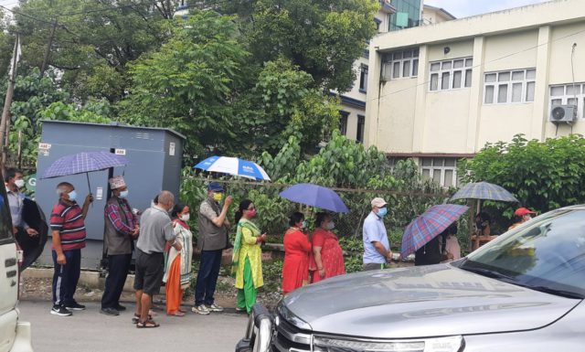 काठमाडौँमा एकै दिन ३२ हजार बढीले लिए ‘भेरोसेल’को दोस्रो डोज