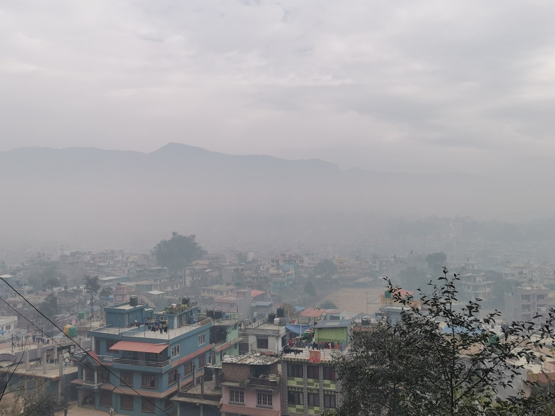 किन बढ्दै छ वायु प्रदूषण ?, कसरी बच्ने ?