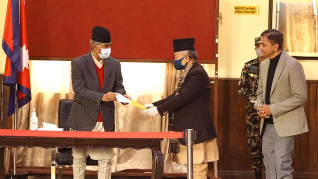 यस्तो छ एमालेले कोरोनाका सन्दर्भमा प्रधानमन्त्रीलाई बुझाएको २२ बुँदे ध्यानाकर्षण पत्र