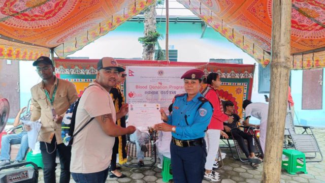 लायन्स क्लब अफ काठमाडौं ब्राभो र पोकली वाटरफलको आयोजनामा रक्तदान
