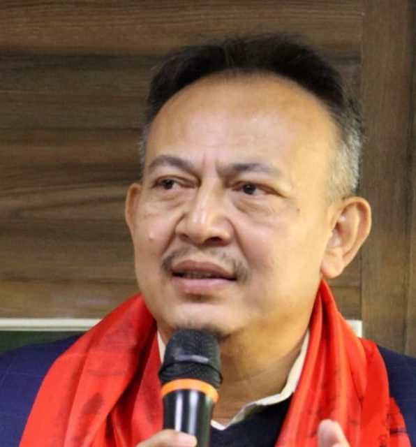 एमालेको तर्फबाट स्याङ्जा २ (ख)बाट उम्मेद्धार बन्दै डा. बुद्धिमान श्रेष्ठ