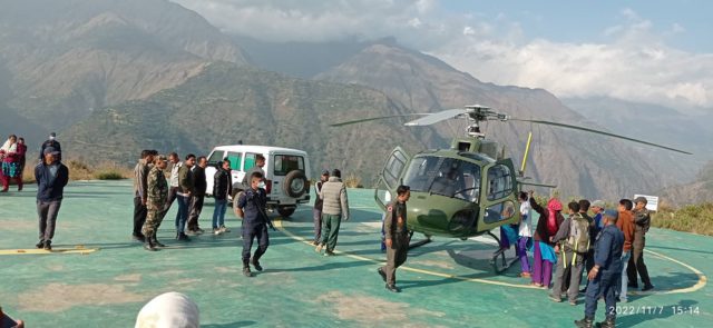 सुत्केरी महिलाको हेलिकप्टरबाट उद्धार