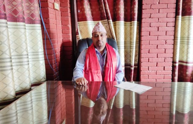 स्वास्थ्य मन्त्री खापुङले नियुक्त गरेका स्वास्थ्य सल्लाहकार स्वतन्त्रबाट उम्मेद्धार !