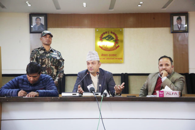 स्वास्थ्यमा भ्रष्टाचार र सेटिङको खेल चल्न पाउँदैन : स्वास्थ्य मन्त्री गिरी