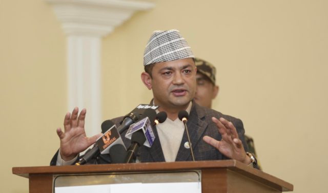 स्वास्थ्यको जनशक्ति उत्पादन गर्ने संस्थाहरुलाई नियोजन गर्ने नीति बदलौँ : स्वास्थ्य मन्त्री गिरी