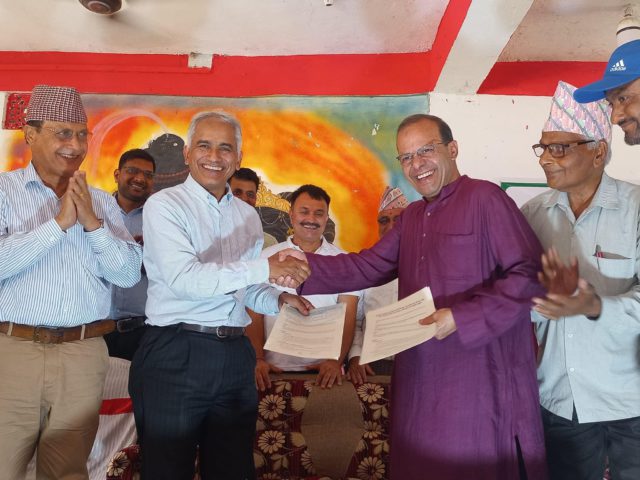 पूर्वमन्त्री डा. मिनेन्द्र रिजालद्वारा किओच दमक बाल अस्पताललाई ५० लाख रुपैयाँ सहयोग