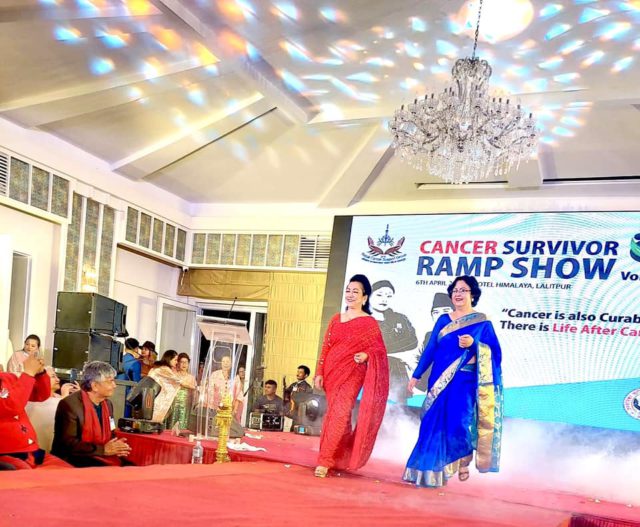 ‘र्‍याम्प शो’ मा यसरी प्रस्तुत भए क्यान्सर विजेताहरु (फोटो/ भिडियो)