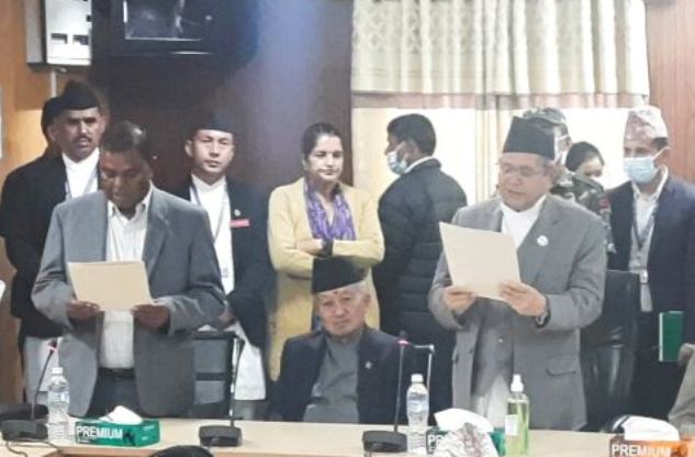 पूर्व स्वास्थ्यमन्त्री यादवले लिए शपथ