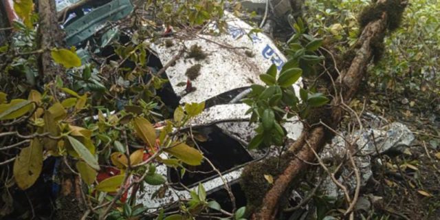 हेलिकप्टर दुर्घटनामा ज्यान गुमाएका ६ जनाको शव त्रिवि शिक्षण अस्पतालमा पोष्टमार्टम गरिँदै