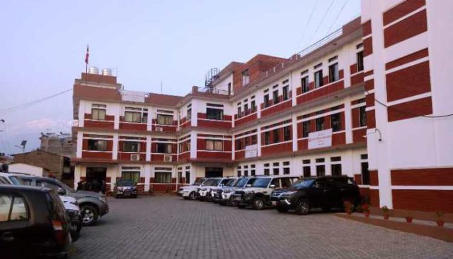 गण्डकी प्रदेश सरकारद्धारा स्वास्थ्यका २० जना बरिष्ठ अधिकारीहरुको सरुवा