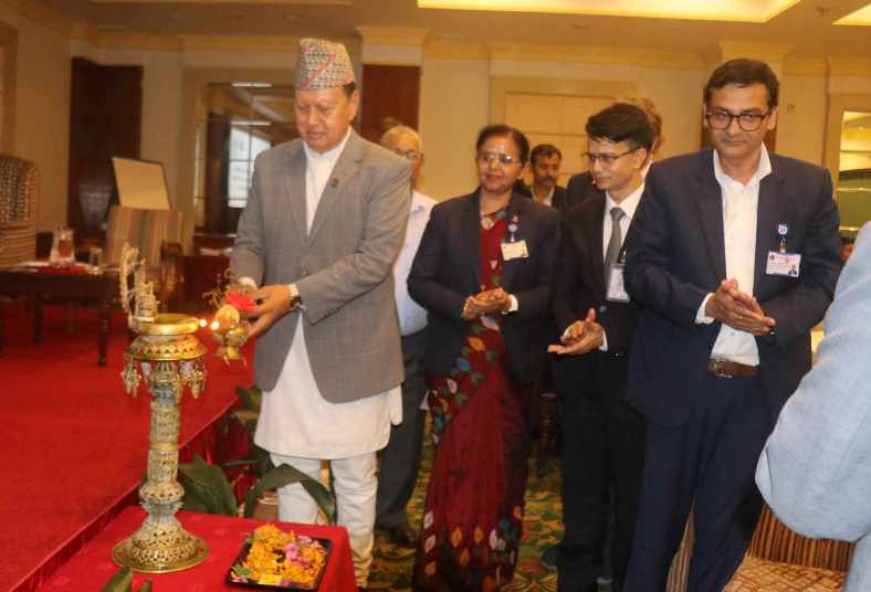 फर्मासिष्ट भन्दा फार्मेसीको संख्या बढी देखियो : स्वास्थ्य मन्त्री बस्नेत