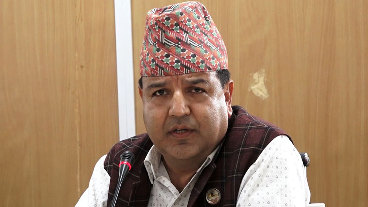 सांसद एवं मेडिकल कलेज सञ्चालक सुनिल शर्मा पक्राउ