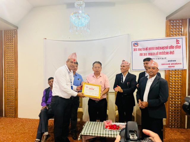 स्वास्थ्य कार्यालय पाल्पाद्धारा स्थानीय तहका उत्कृष्ट तीन स्वास्थ्य शाखा पुरस्कृत