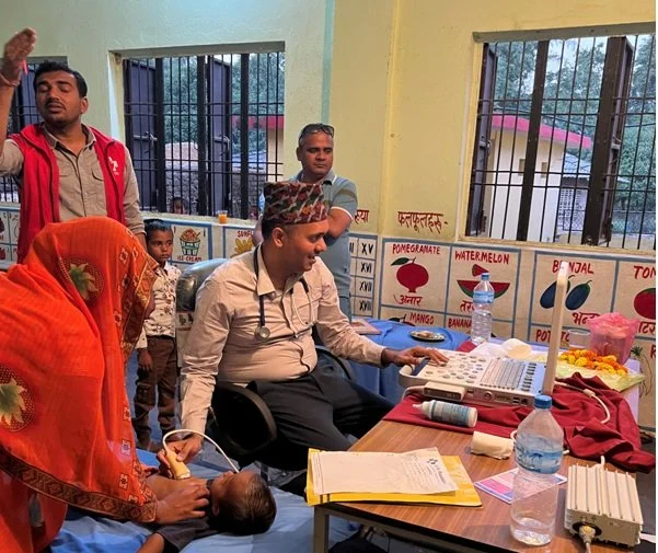 डा ओम फाउन्डेन्सनद्वारा निःशुल्क स्वास्थ्य शिविर सञ्चालन