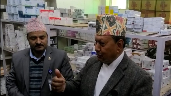 म्याद गुज्रिएका औषधि भेटिएपछि वीर अस्पताल बाहिर सञ्चालित दुईवटा औषधि पसल बन्द गर्न निर्देशन