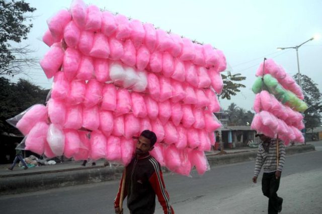 भारतका केही राज्यमा गुलाबी रङ्गको कटन क्यान्डीको बिक्रीमा प्रतिबन्ध, क्यान्सर हुने डर