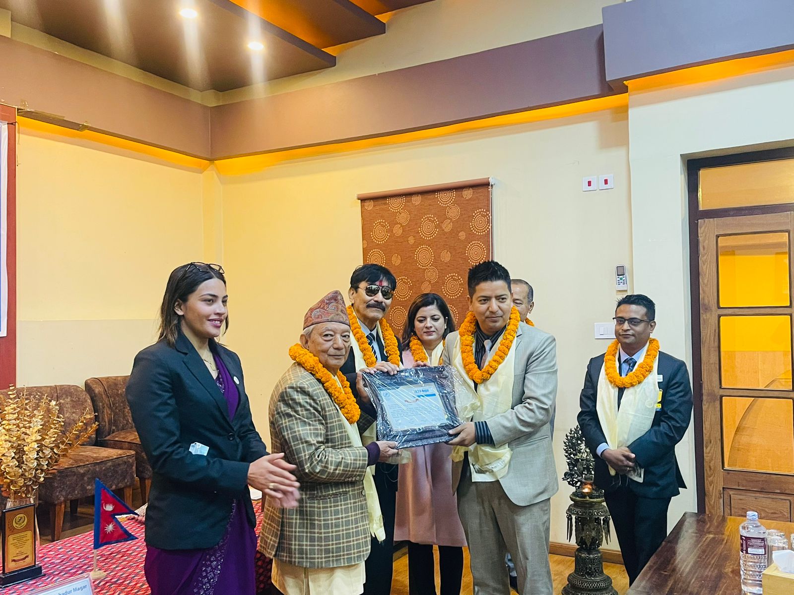 अन्तर्राष्ट्रिय मानव अधिकार संगठन नेपालद्धारा डा. शाहीलाई सम्मान