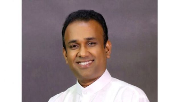 श्रीलङ्काका स्वास्थ्य मन्त्री डा. रमेश जो आफूलाई मेडिकल प्राक्टिस्नर हुँ भन्न रुचाउँछन्