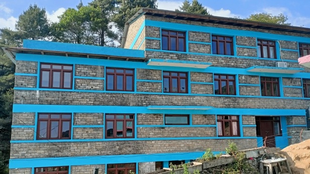 एक दशकमा बन्यो स्वास्थ्य कार्यालय सोलुखुम्बुको भवन