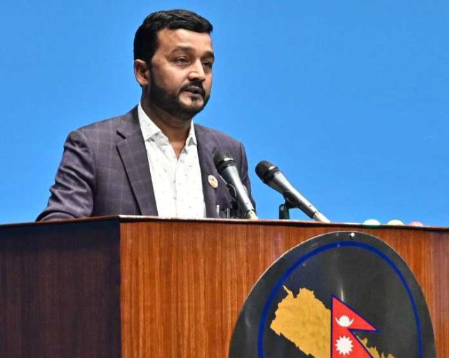 डाक्टर र नर्सले पाएको लाइसेन्सलाई कमजोर ठान्नु हुँदैन : स्वास्थ्य मन्त्री यादव