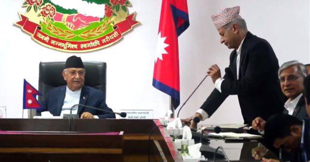 स्वास्थ्य बीमाको प्रभावकारिता र दायरा बिस्तार गर्न प्रधानमन्त्री ओलीलाई एमालेको सुझाव