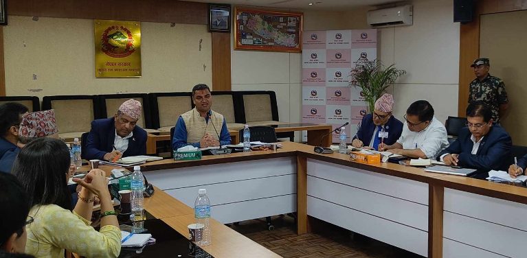 स्वास्थ्य क्षेत्रका समस्या समाधानको खाका तयार पार्न स्वास्थ्यमन्त्री पौडेलको निर्देशन