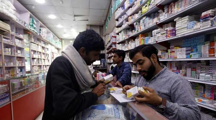 ‘पाकिस्तानमा ९५ प्रतिशत फार्मेसीमा फार्मासिस्ट नै हुन्नन् !’