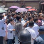 निर्वाह भत्ता प्रकरण माईतीघरमा आवासीय चिकित्सकको प्रदर्शन, स्वास्थ्य मन्त्रालय घेराउमा जाने तयारी
