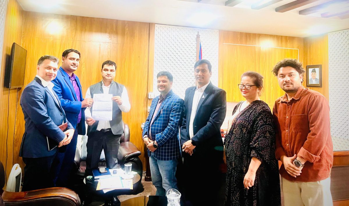 तीन बुँदे माग अघि सार्दै नेफाले गरायो स्वास्थ्य मन्त्री पौडेलको ध्यानाकर्षण