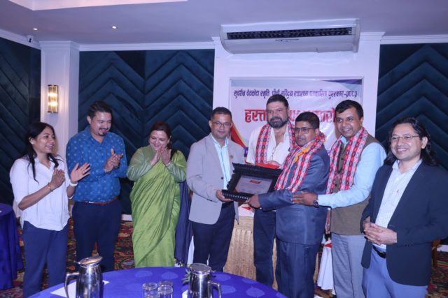 सुदर्शन देवकोटा स्मृति पाँचौँ राष्ट्रिय स्वास्थ्य पत्रकारिता पुरस्कार सरोज ढुङ्गेललाई