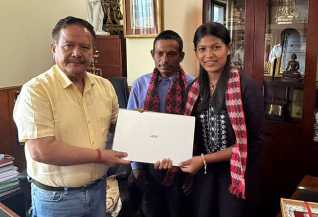 इँटाभट्टामा काम गर्दै एसईईमा ४ जीपीए ल्याएकी गोमालाई मीनबहादुरले एमबीबीएससम्म पढाइदिने