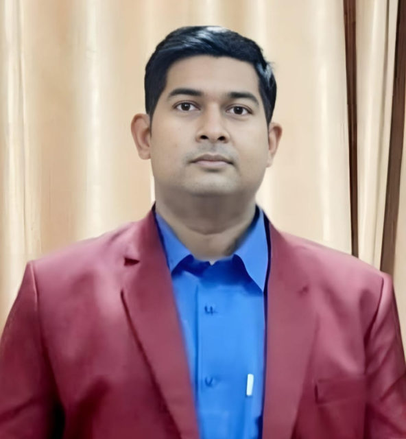 सिजेरियन सेक्सन शल्यक्रिया ४३ सेकेण्डमा ! महाकाली पारीका डाक्टर हरिओमले राखे विश्व कीर्तिमान