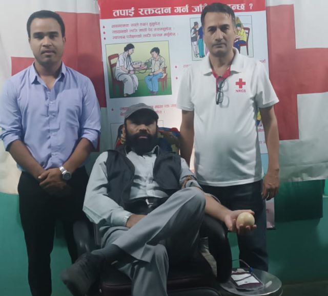 प्रेमसागरले गरे १८३ औँ पटक रक्तदान