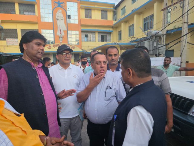 मधेश प्रदेशका स्वास्थ्य मन्त्री पुगे हैजा प्रभावित क्षेत्र वीरगञ्ज, भने – ‘नियन्त्रणका लागि सबै संयन्त्र परिचालित छ’