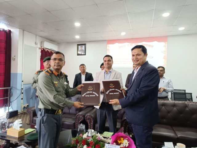 एपीएफ अस्पताललाई क्षयरोग जाँचका लागि अत्याधुनिक मानिएको ‘एमडब्लुआरडी’ मेसिन हस्तान्तरण