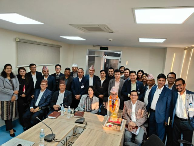 पदबाट राजिनामा दिएका स्वास्थ्य सेवा विभागका महानिर्देशक डा. बाराकोटीको मन्त्रालयद्धारा विदाई