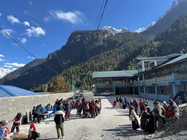 दुर्गम  हिमाली जिल्ला मनाङमा निशुल्क दन्त शिविर सम्पन्न, ६१२ जनाले लिए परीक्षण तथा उपचार सेवा