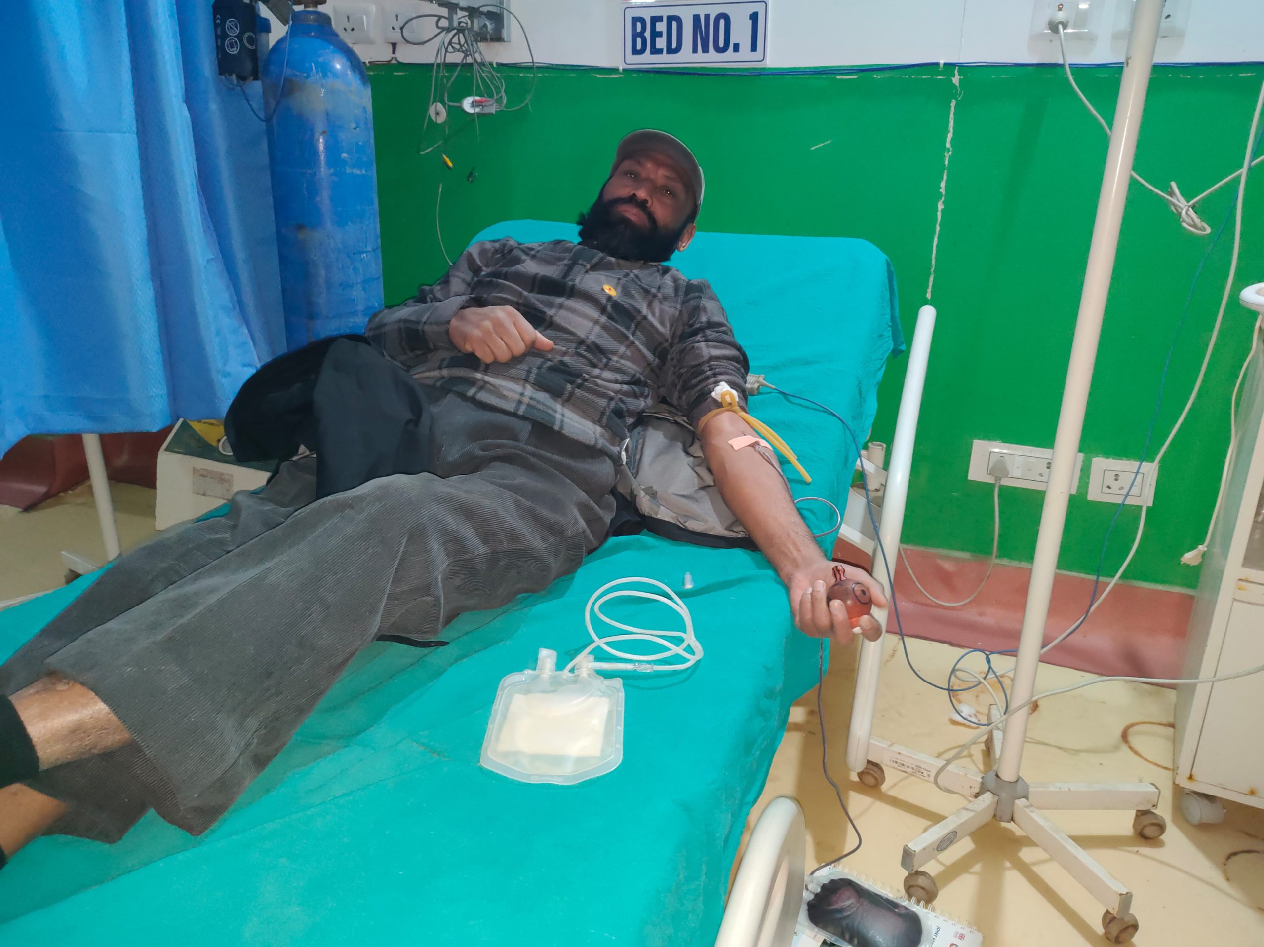 प्रेमसागरले जाजरकोट पुगेर १८५ औँ पटक रक्तदान गरे