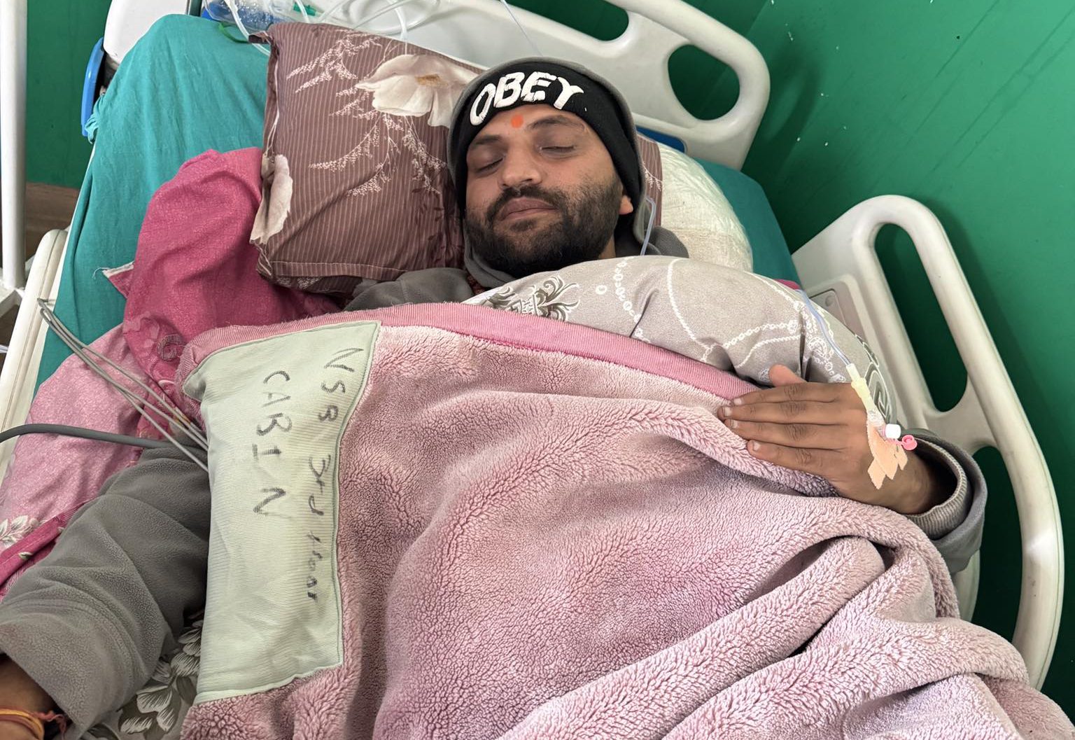 स्वास्थ्य अवस्था बिग्रिएपछि वीर अस्पताल पुर्‍याइएका डा. निकोलसद्धारा अनसनलाई निरन्तरता