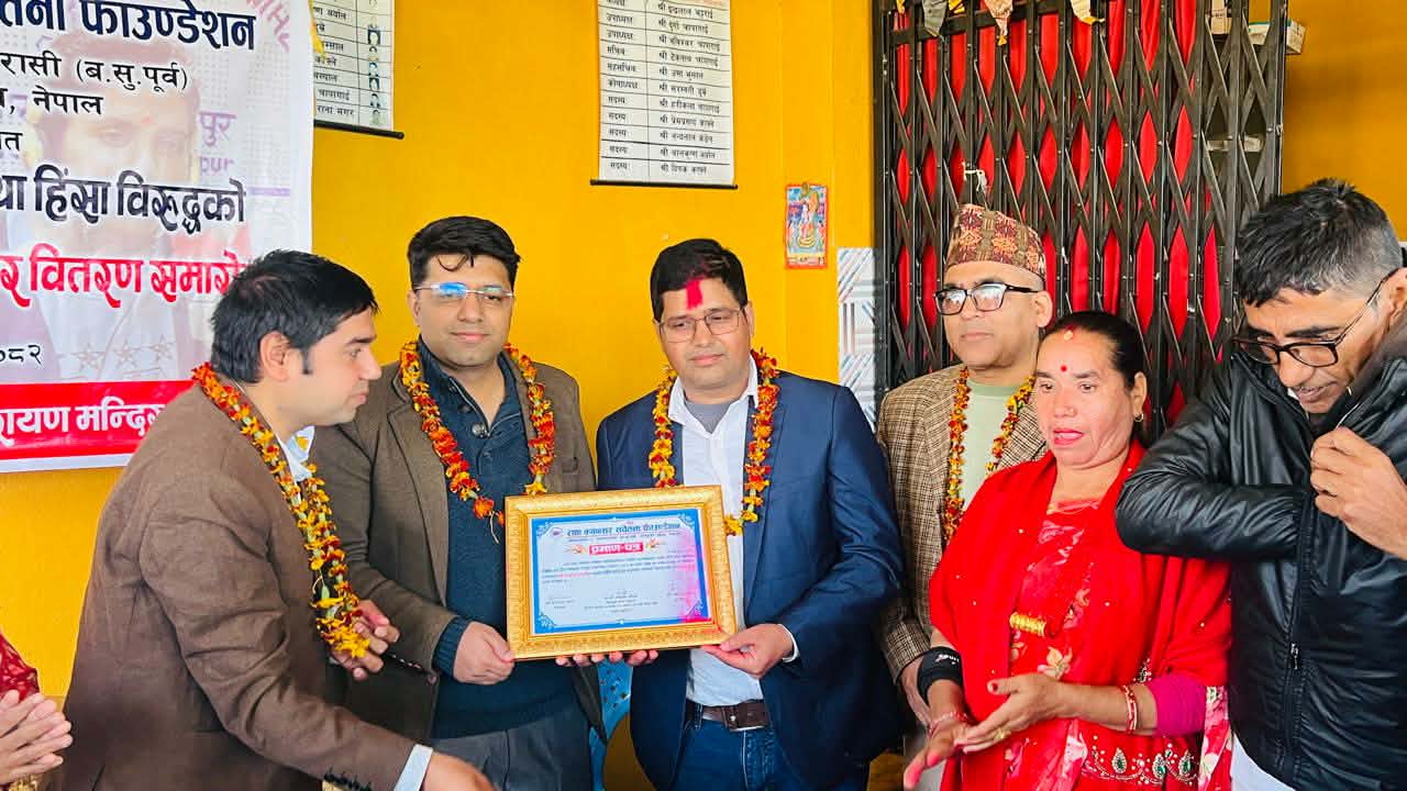 राधा क्यान्सर सचेतना तथा हिंसाविरुद्धको राष्ट्रिय पत्रकारिता पुरस्कार स्वास्थ्य पत्रकार ढुङ्गेललाई