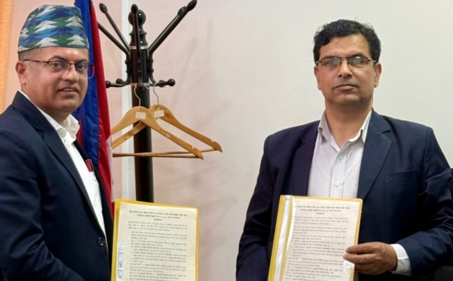 स्वास्थ्य बीमा कार्यक्रम अब राष्ट्रिय परिचय पत्रसँग जोडियो