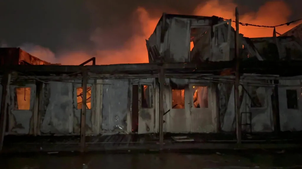 पाकिस्तानले कावुलको एक अस्पतालमा आक्रमण गर्दा ४०० बढीको मृत्यु भएको अफगानिस्तानको दावी