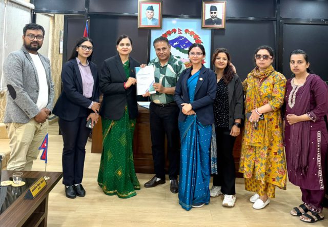 रास्वपा स्वास्थ्य विभागद्धारा ‘स्वास्थ्य बीमा पुनर्संरचना मार्गचित्र’ स्वास्थ्य मन्त्री मेहता समक्ष पेश