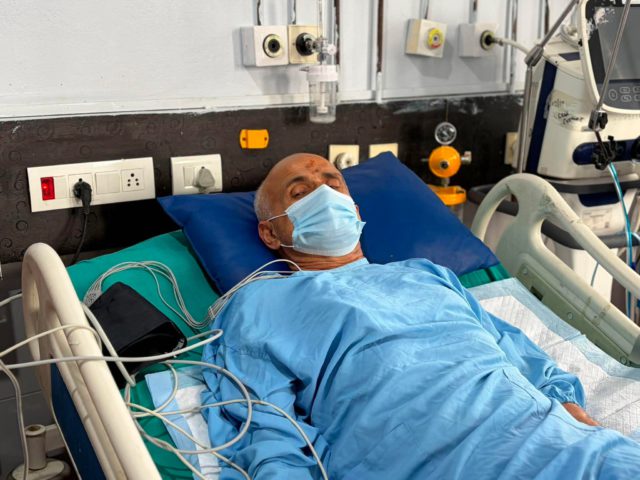धनगढीमा अनसनरत डा. गोविन्द केसी सेती प्रादेशिक अस्पतालमा भर्ना