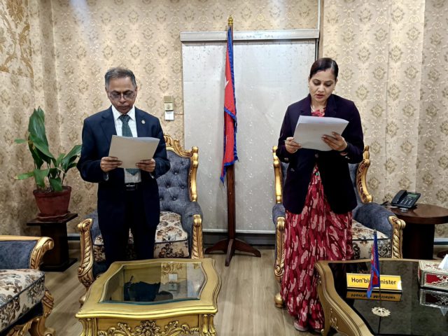 बीपी कोइराला मेमोरियल क्यान्सर अस्पतालको अध्यक्षमा नियुक्त डा सिंहले लिए गोपनियताको शपथ