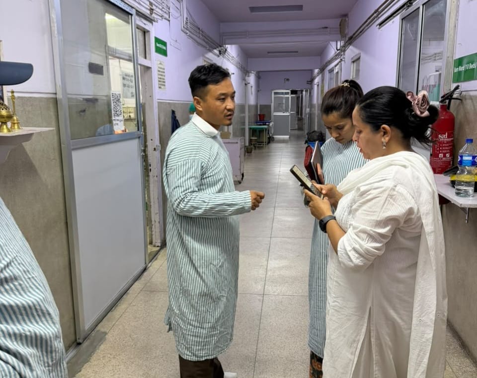 त्रिपुरेश्वरमा आत्मदाहको प्रयास गरेका गणेश नेपालीलाई थप उपचारका लागि एम्स लैजाने तयारी, खर्च सरकारले बेहोर्ने