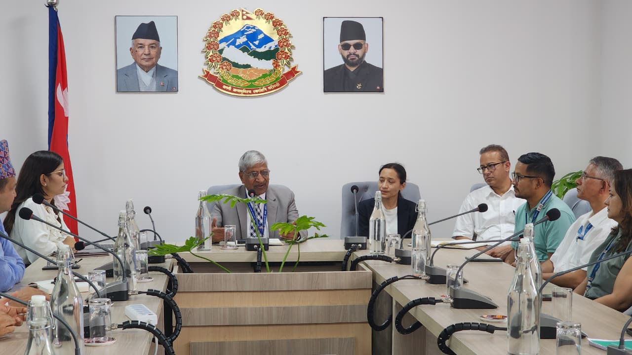 स्वास्थ्य प्रणालीलाई व्यवस्थित, गुणस्तरीय र सुलभ कसरी बनाउने भन्ने विषयमा प्रधानमन्त्री कार्यालयमा ‘हाईलेभल मिटिङ’