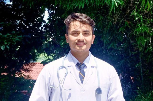 भोटेकोशी बाढी पछि केरुङबाट वेपत्ता भएका डा. आचार्यको खोजी गरिदिन परिवारको आग्रह
