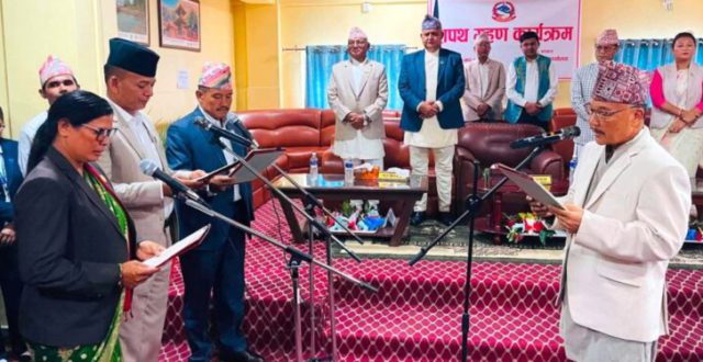 लुम्बिनी प्रदेशका स्वास्थ्य सहित तीन मन्त्रीले लिए शपथ